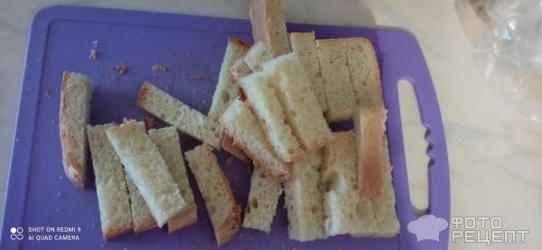 Рецепт: Гренки с чесноком - Из остатков хлеба...