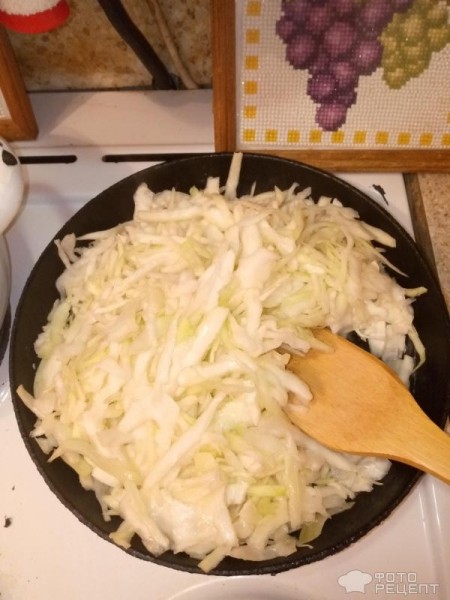 Рецепт: Пирог с капустой, фаршем, зеленым луком - В духовке
