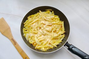 Картошка с яйцом, сыром и чесноком