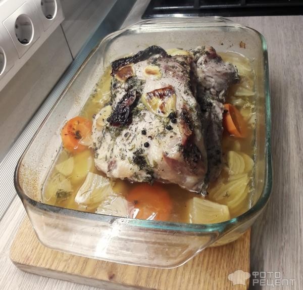 Рецепт: Буженина запеченная по-русски - в духовке с соусом наршараб!