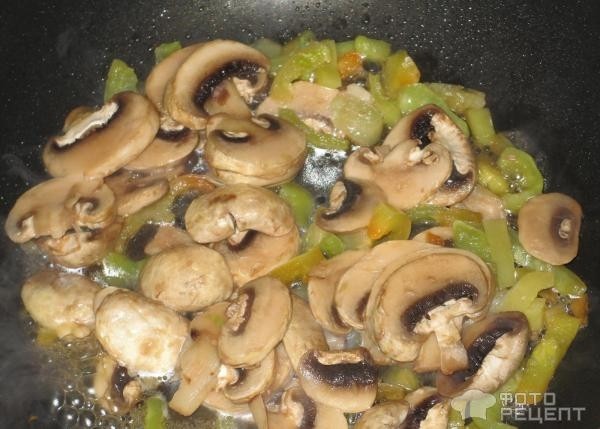 Рецепт: Котлеты с грибами - Сочные