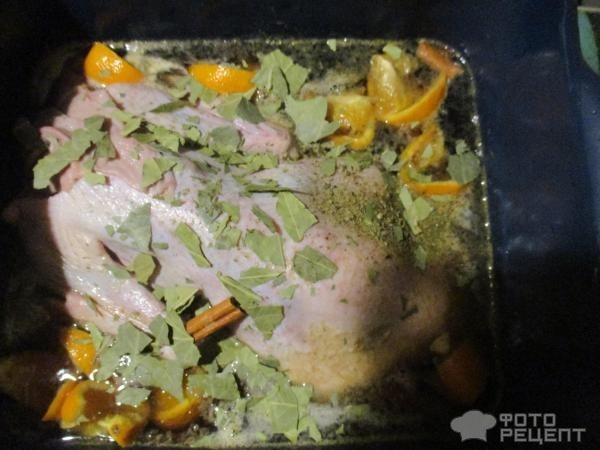 Рецепт: Пивная утка в духовке - очень сочная и мягкая благодаря маринаду с пивом