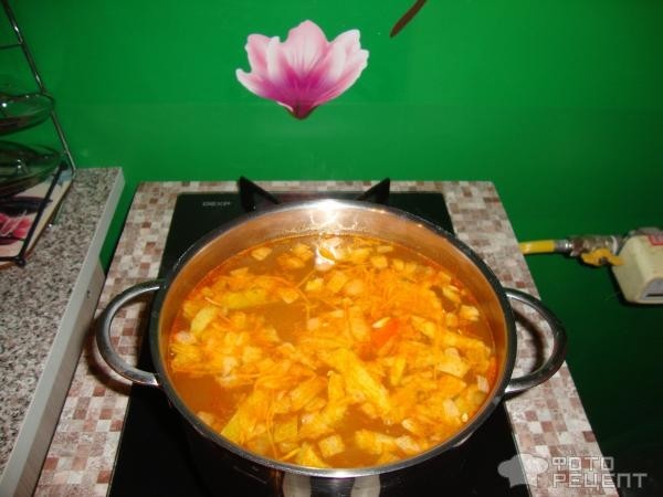 Рецепт: Рыбный суп из кильки в томатном соусе - как в детстве
