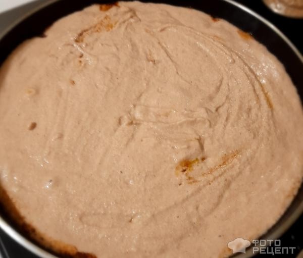 Рецепт: Шарлотка на сковороде с орехами - Рецепт-эксперимент удался! Шарлотка с айвой и карамелизованными орехами на сковороде