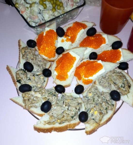 Рецепт: Шпротный паштет - Старая добрая классика - праздничный паштет советских времен, начинка для бутербродов и фаршированных яиц.
