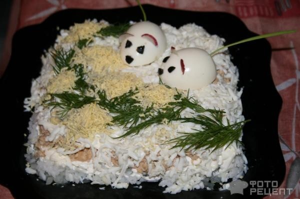 Рецепт: Фаршированные яйца с печенью трески - Закуска "Мышки"