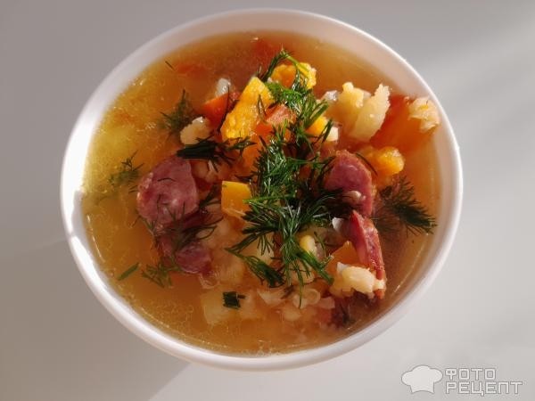 Рецепт: Гороховый суп с копченой колбасой - С мускатной тыквой и краковской колбасой. Лучший обед для зимних холодов:)