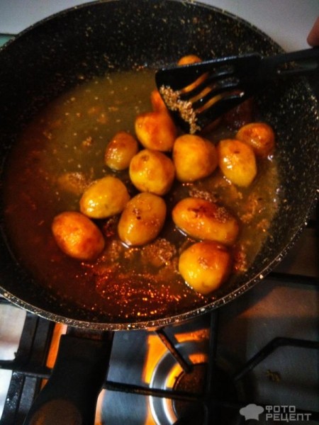Рецепт: Картошка по-корейски - С кунжутом и хрустящей корочкой