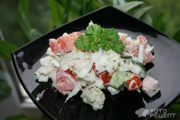 Рецепт: Овощной салат с тунцом - с соусом "Тартар"