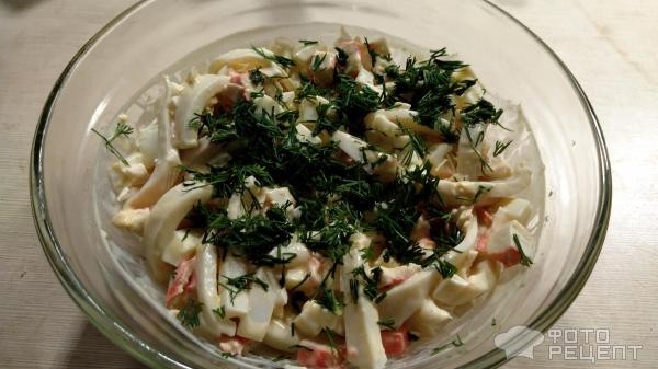 Рецепт: Салат с кальмарами - и крабовыми палочками