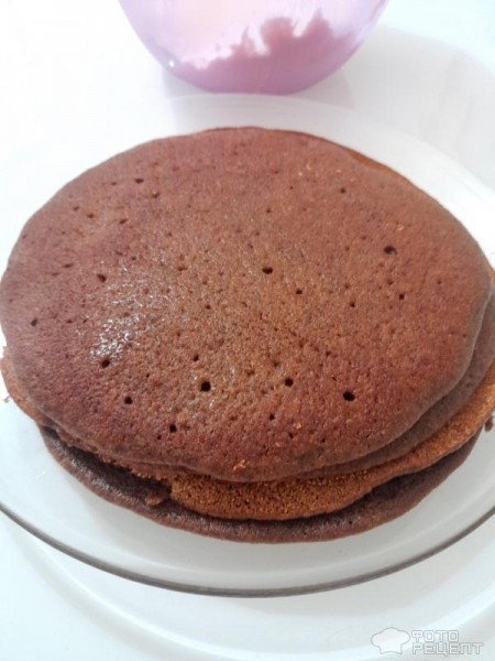 Рецепт: Шоколадные блины с творогом - Сладкие десертные блины с начинкой из домашнего творога.