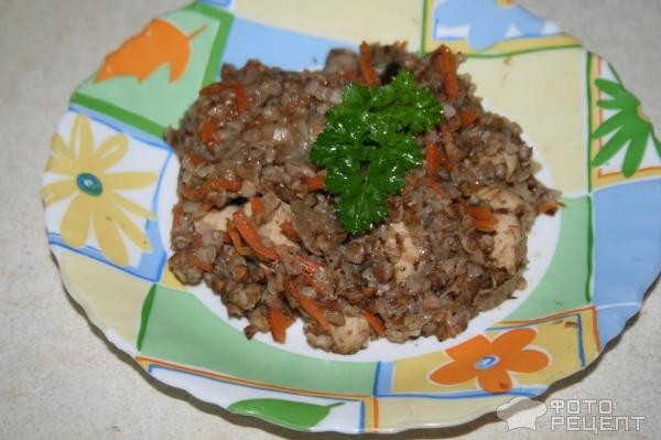 Рецепт: Гречневая каша с курицей и грибами - Просто, сытно и вкусно