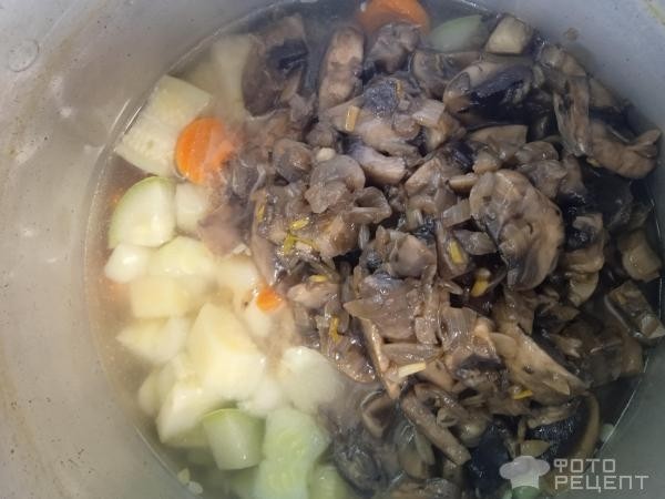 Рецепт: Грибной крем-суп - С кабачком