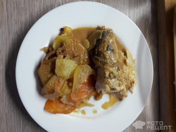 Рецепт: Хек тушеный с морковью и луком - в духовке по-домашнему!