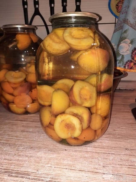 Рецепт: Компот из персиков - Ароматный напиток для зимних вечеров