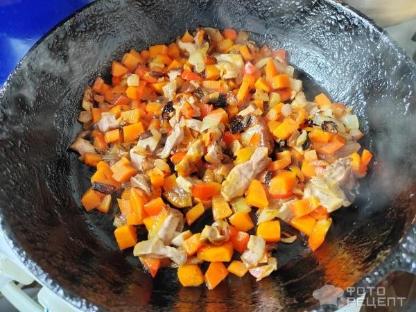 Рецепт: Куриный суп с плавленными сырками - с белыми грибами и с красным сладким перцем
