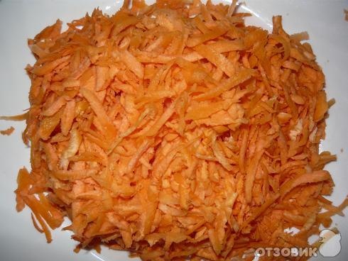 Рецепт: Морковь тушеная с черносливом и грецким орехом - Вкусный и полезный десерт!