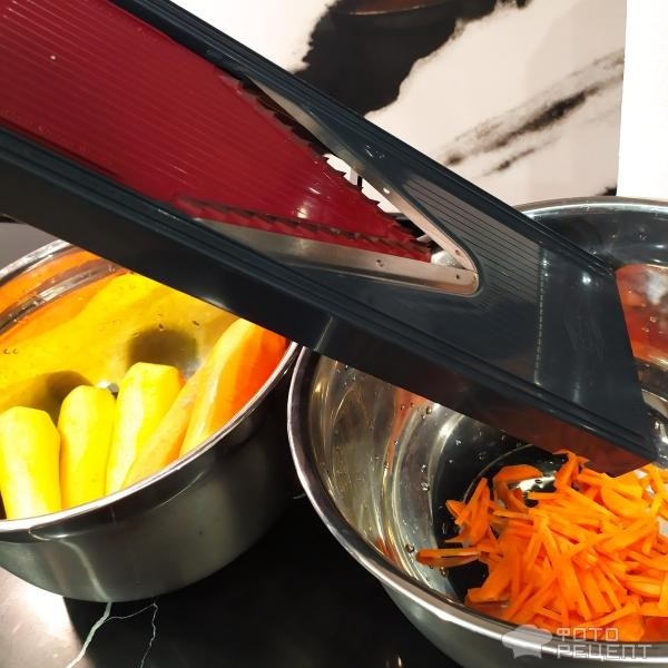 Рецепт: Перец маринованный, с морковью - вкусно и полезно, к столу, перец болгарский, морковь, по-домашнему...