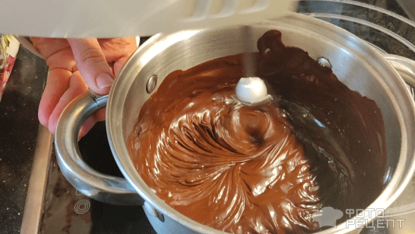 Рецепт: Постный шоколадный пирог - Безумно вкусный шоколадный торт / пирог с шоколадной глазурью!