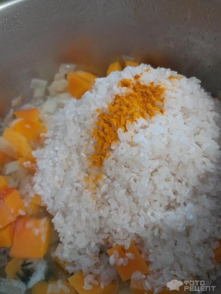 Рецепт: Рис с тыквой и сыром - Неожиданное сочетание риса и плавленого сыра. Супер рецепт от Хохланд