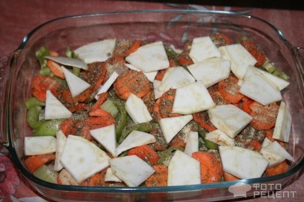 Рецепт: Рубленые котлеты из куриного филе - На овощной подушке