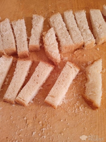 Рецепт: Ржаные гренки - Из оставшегося хлеба: вкусные, чесночные