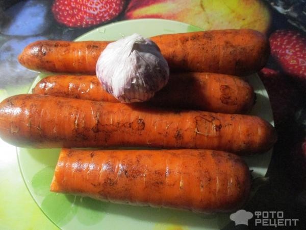 Рецепт: Салат из свежей моркови с чесноком - быстро и вкусно