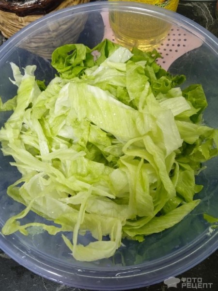 Рецепт: Салат с полосатым тунцом - С салатом Айсберг и пекинской капустой