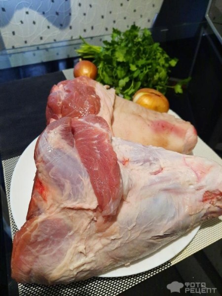 Рецепт: Свиная рулька вместо колбасы - В оболочке из шкуры.