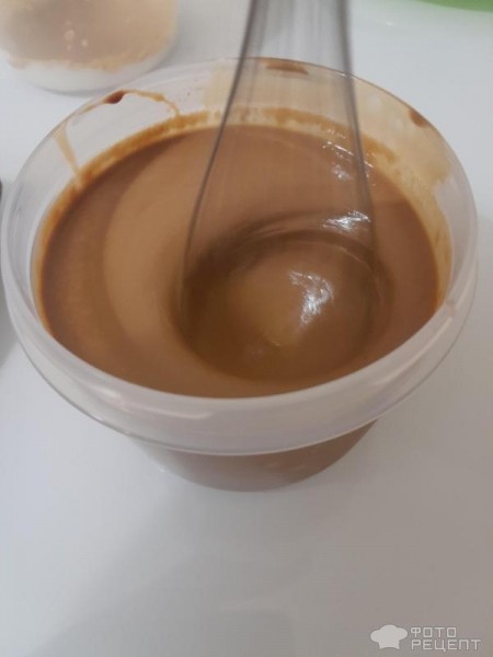 Рецепт: Торт "Баунти" - Шоколадный бисквит на кипятке с нежнейшим кокосовым кремом и кофейной глазурью.