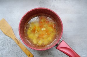 Куриный суп с пельменями