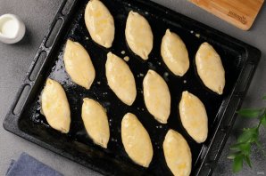 Пирожки на кефире в духовке без дрожжей