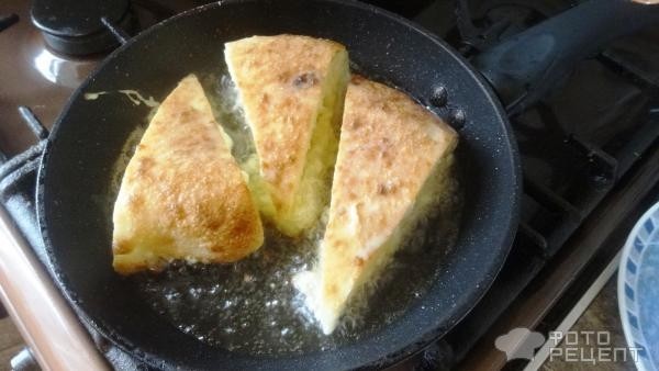 Рецепт: Хачапури ленивые с Адыгейским сыром - Быстрое, сытное, вкусное блюдо.