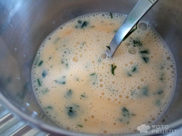 Рецепт: Омлет с брокколи, стручковой фасолью и кокосовым молоком - С зеленью и коровьим молоком.