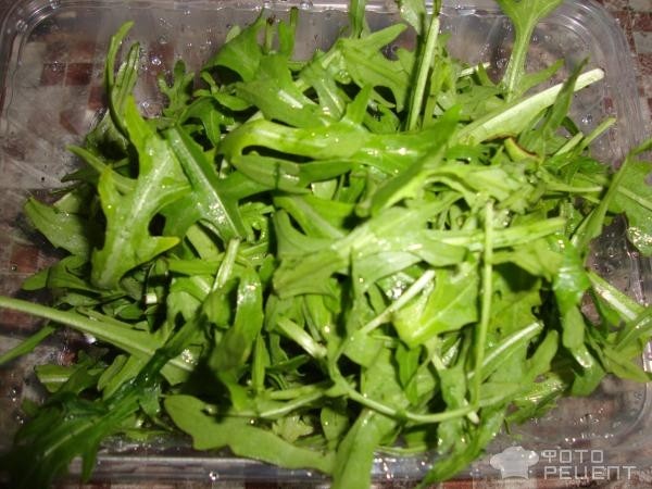 Рецепт: Весенний салат с креветками и рукколой - вкусный