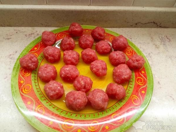 Рецепт: Фрикадельки в томатном соусе - Из свинины с говядиной.