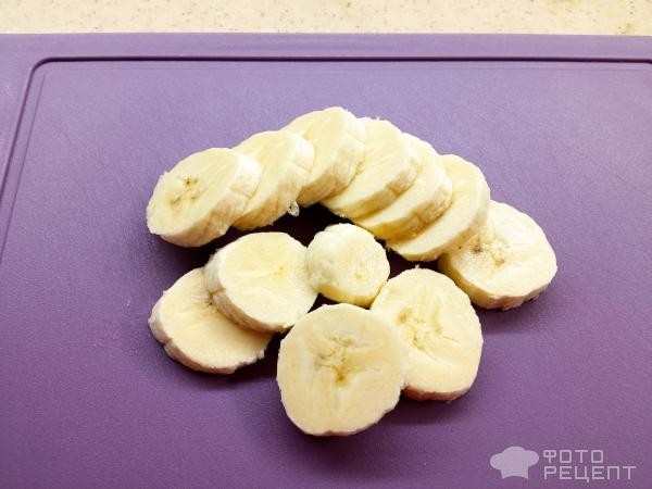 Рецепт: Фруктово-ягодный смузи - С бананом и черникой. Питательно и полезно.