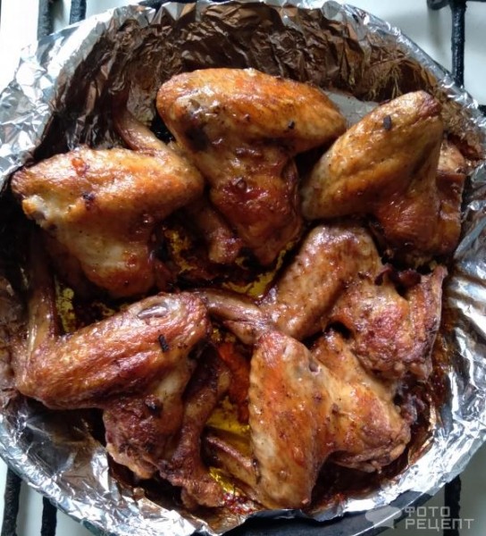 Рецепт: Крылышки куриные острые запеченные к пиву - в духовке