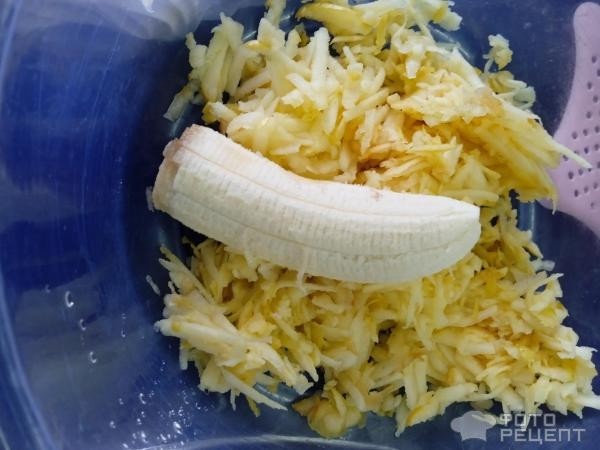 Рецепт: Легкий штрудель из лаваша - С яблоком, бананом и хрустящей корочкой
