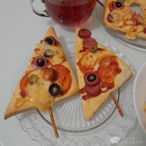 Рецепт: Мини-пицца "Елочка" - На творожном тесте, пицца порционная детская, с хрустящей соломкой.