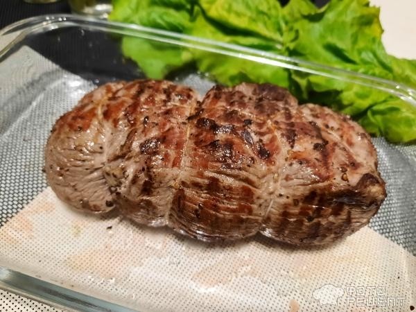 Рецепт: Ростбиф - Ро́стбиф (от англ. Roast beef — дословно «запечённая говядина»)