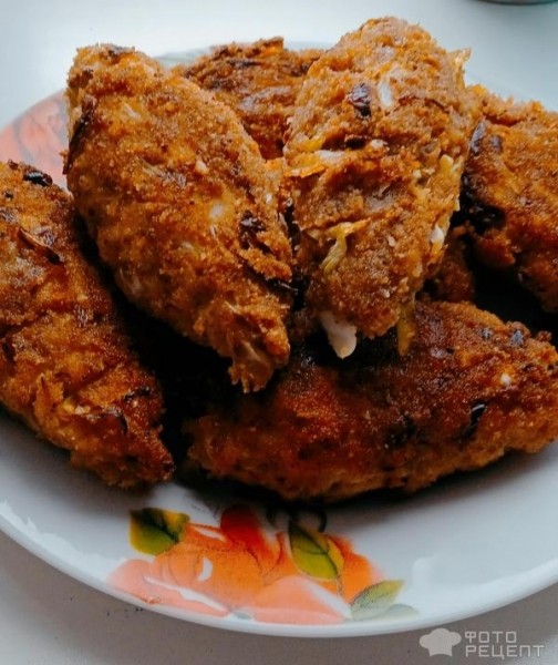Рецепт: Котлеты из куриного филе и капусты - в панировочных сухарях