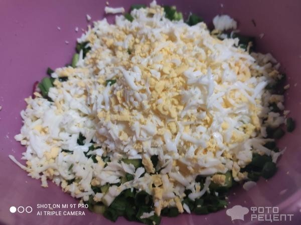 Рецепт: Овощной салат с тунцом - С зеленью и яйцом.