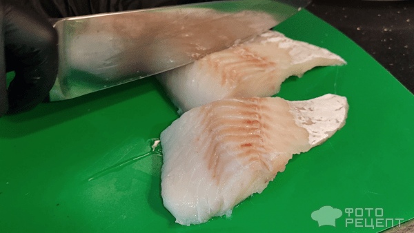 Рецепт: Рыба под сырно-сметанным соусом - в духовке