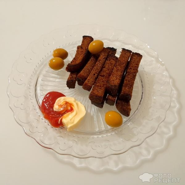 Рецепт: Ржаные гренки - Простая закуска, гренки-сухарики, жаренные в растительном масле.