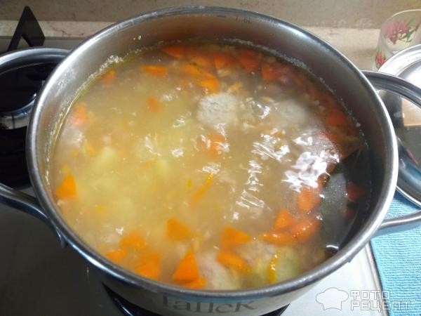 Рецепт: Суп с фрикадельками и вермишелью - Вкусный и легкий.
