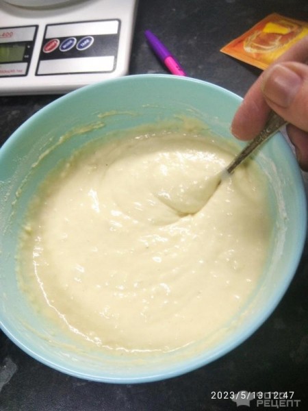 Рецепт: Заливной пирог с яйцом, рисом и знленым луком - Низкий пирог на один раз