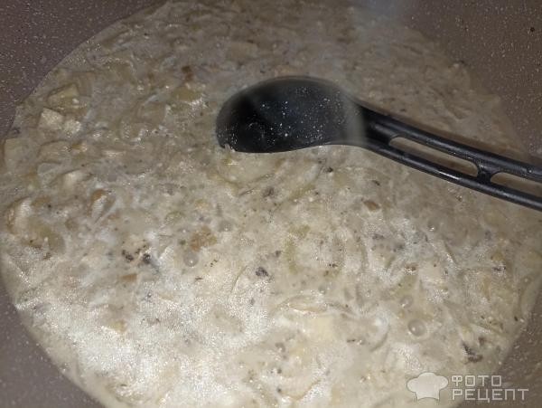 Рецепт: Пельмени с грибами - пельмени в грибном соусе