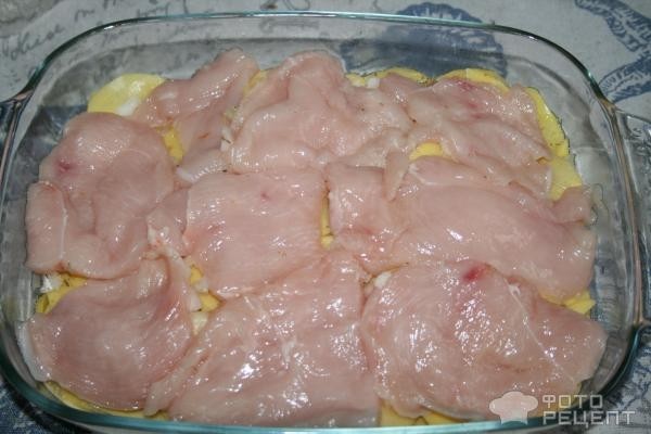 Рецепт: Картофельная запеканка из куриных грудок - в сливочной заливке