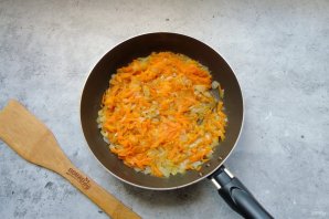 Минтай под маринадом из моркови и лука